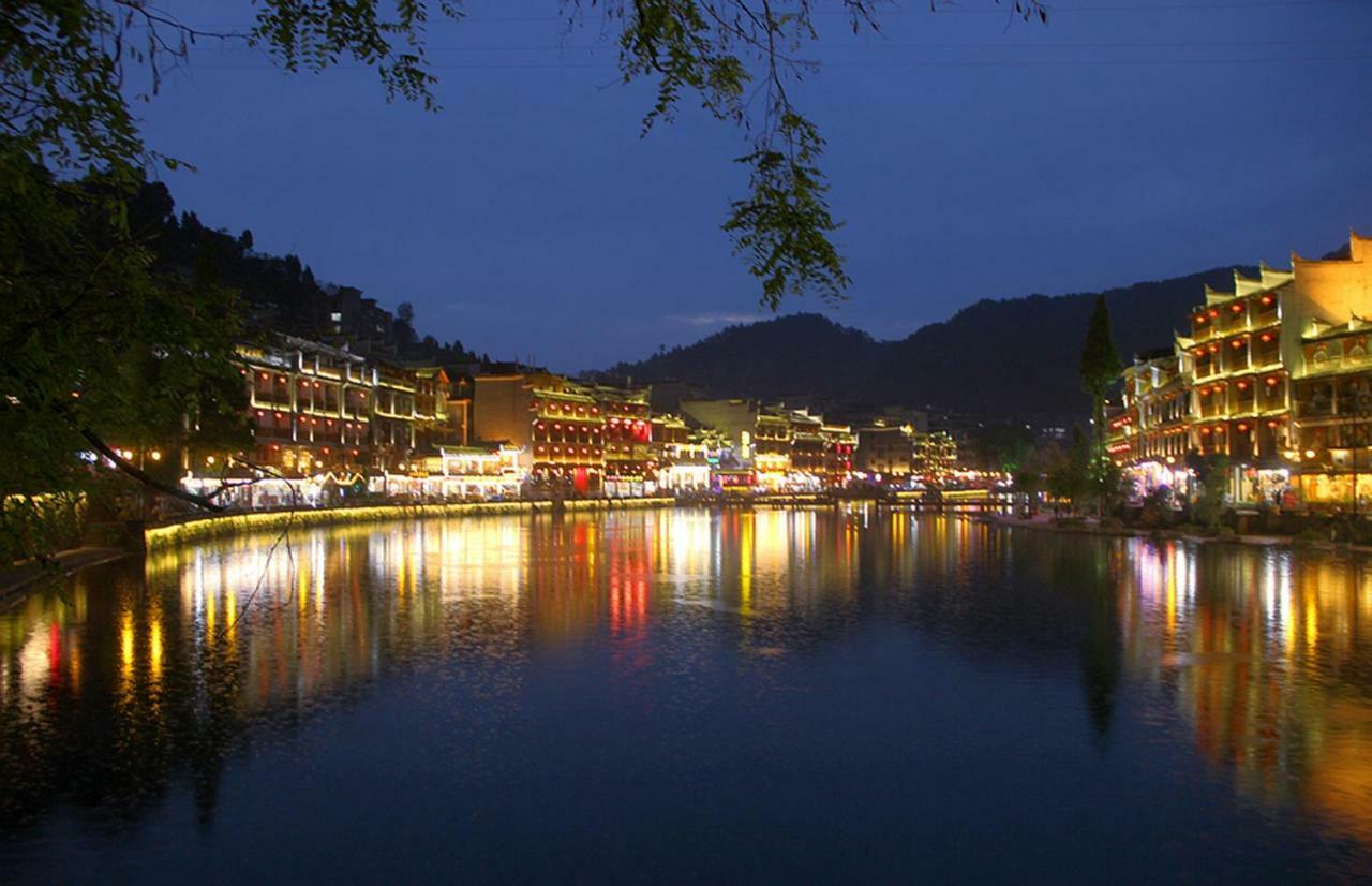 Hemu House Fenghuang Exterior foto